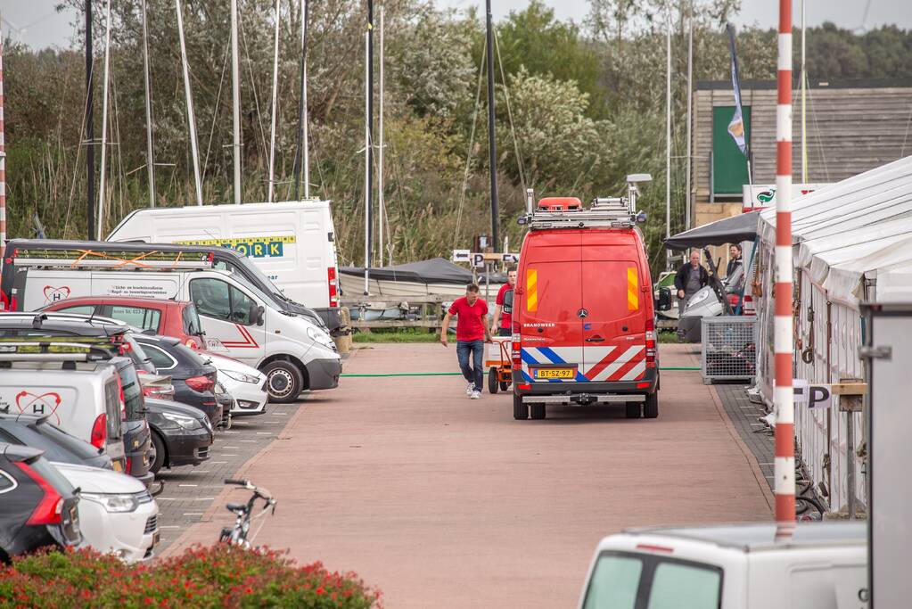 Boot in problemen door afgebroken roer