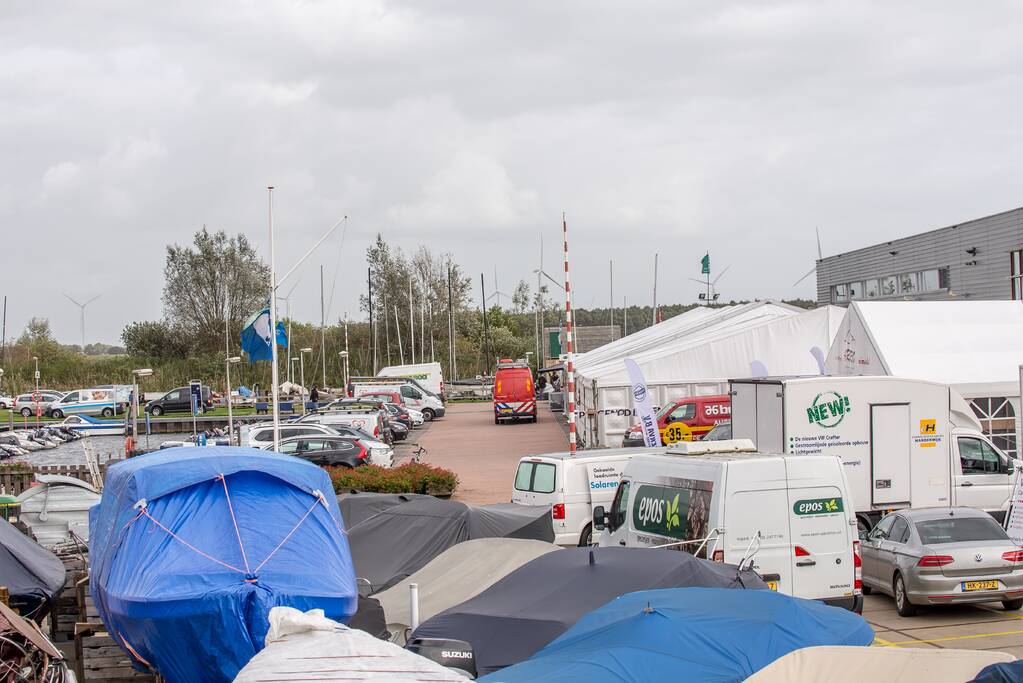 Boot in problemen door afgebroken roer