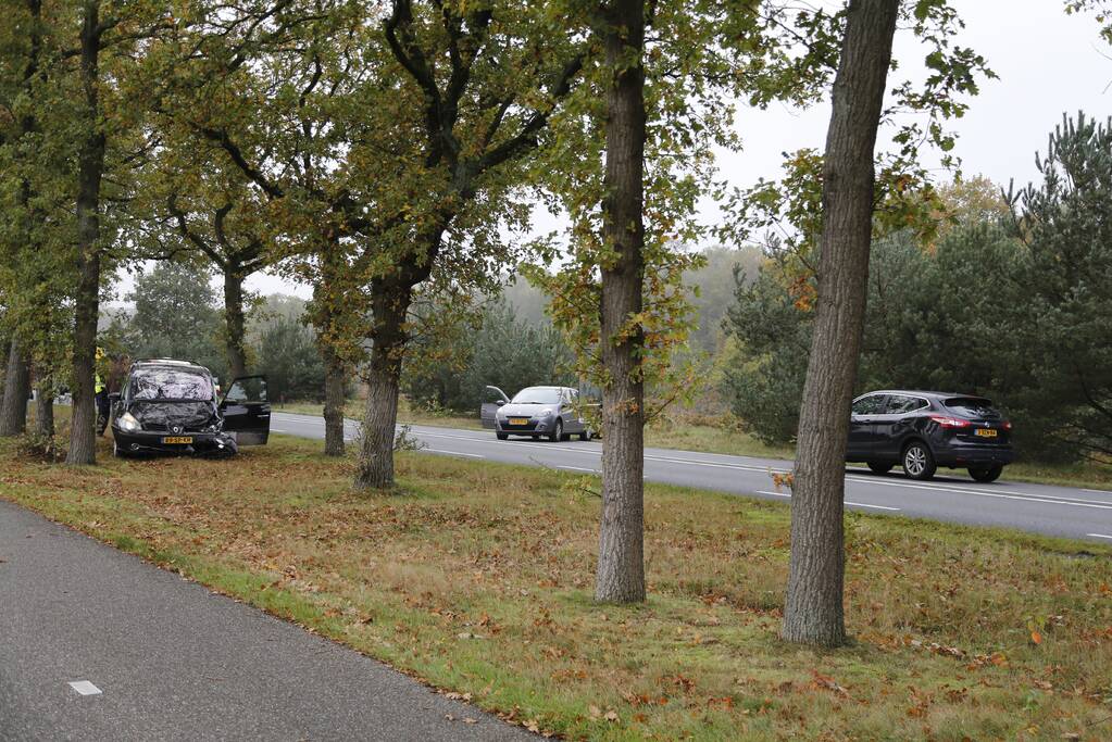 Enorme crash met meerdere auto's