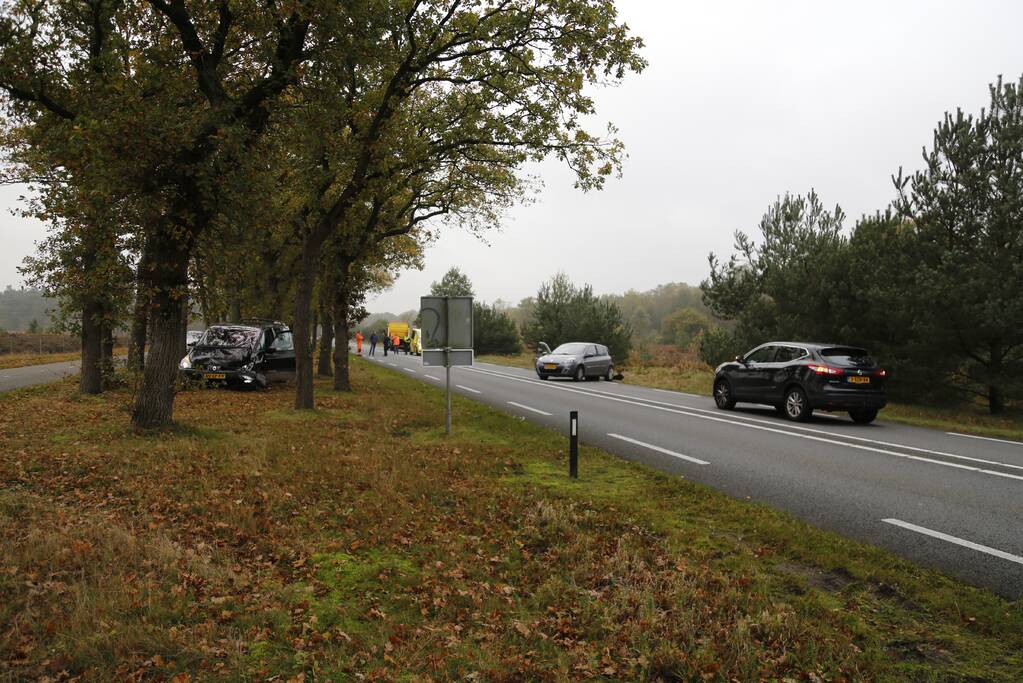 Enorme crash met meerdere auto's