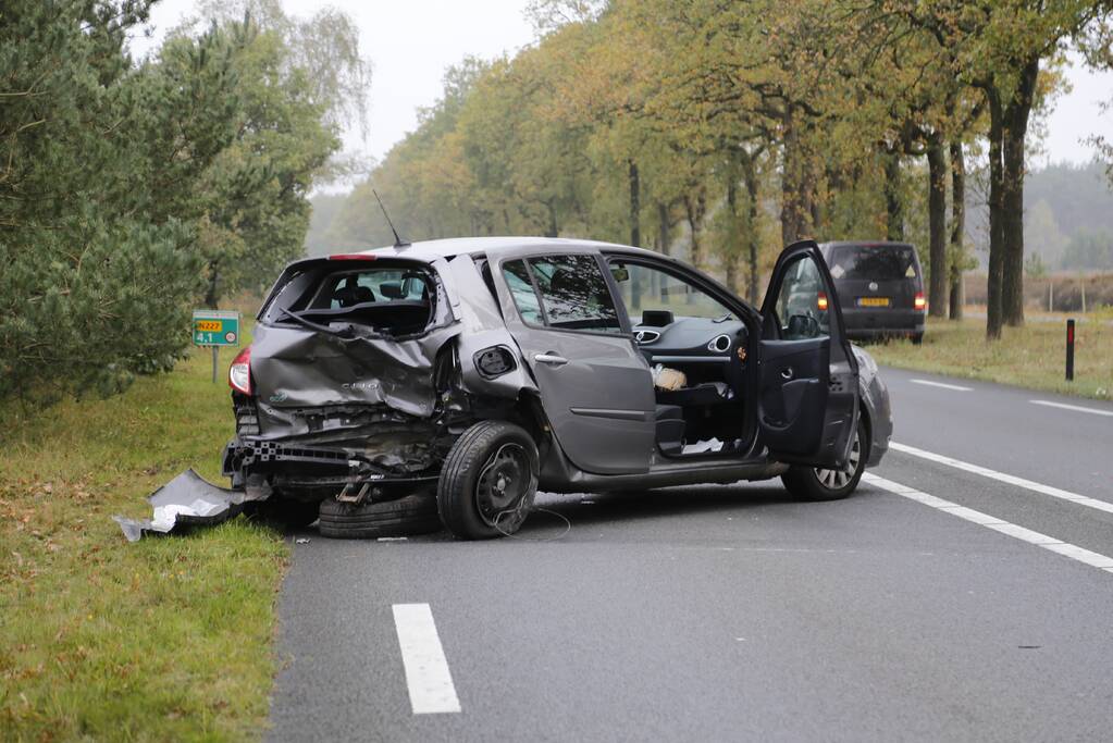 Enorme crash met meerdere auto's