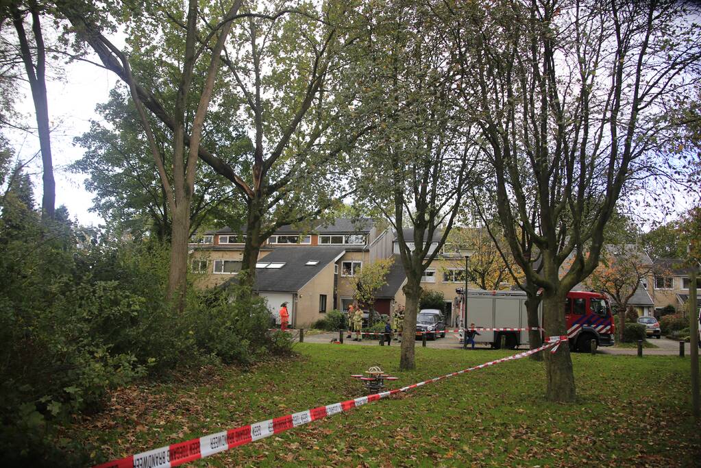 Deel van boom breekt af na storm