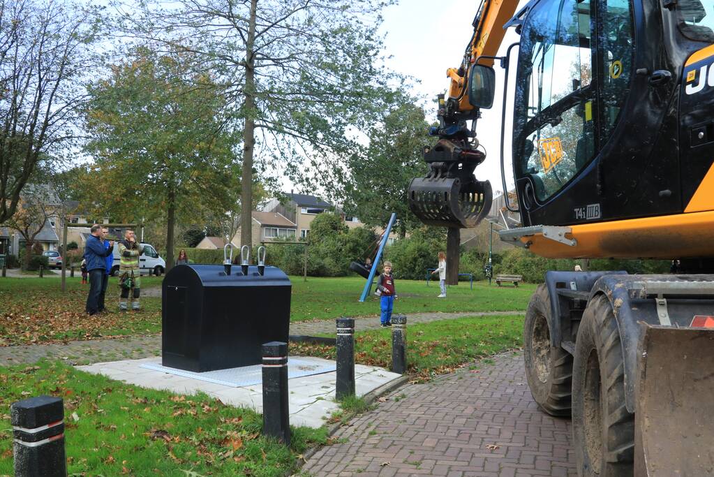 Deel van boom breekt af na storm
