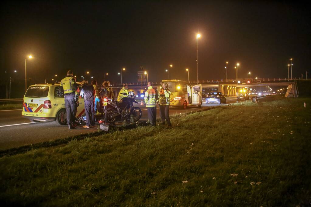 Motorrijder gewond na aanrijding met auto
