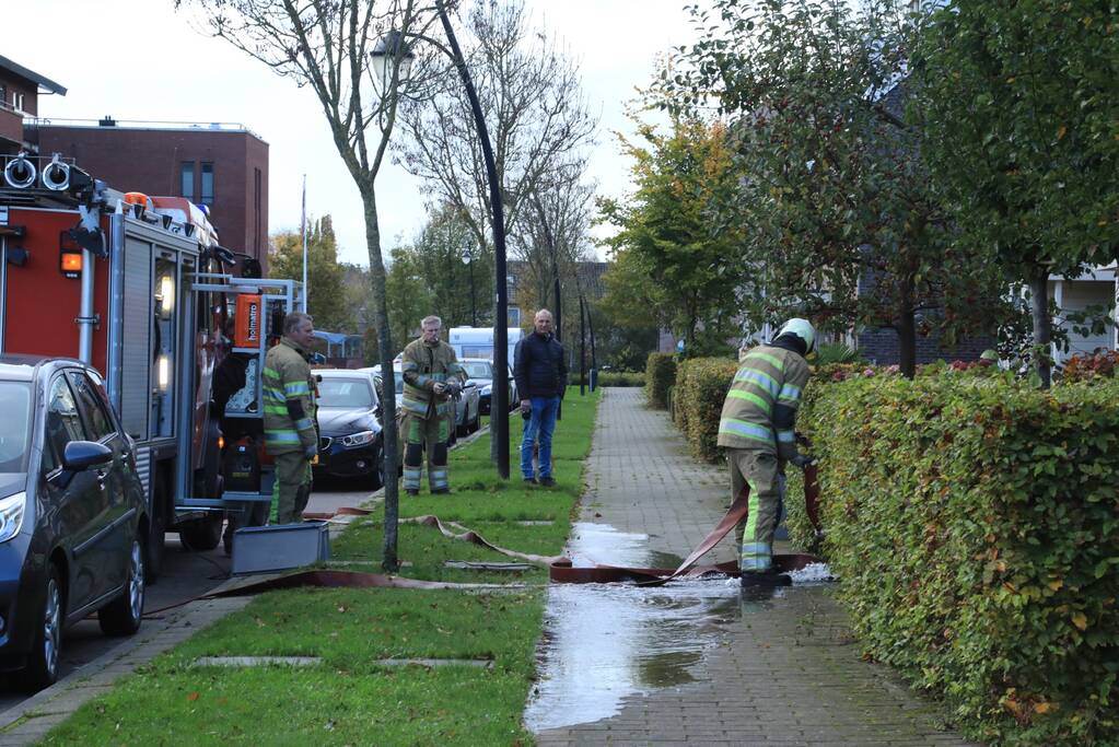 Kruipruimte onder water na gesprongen leiding