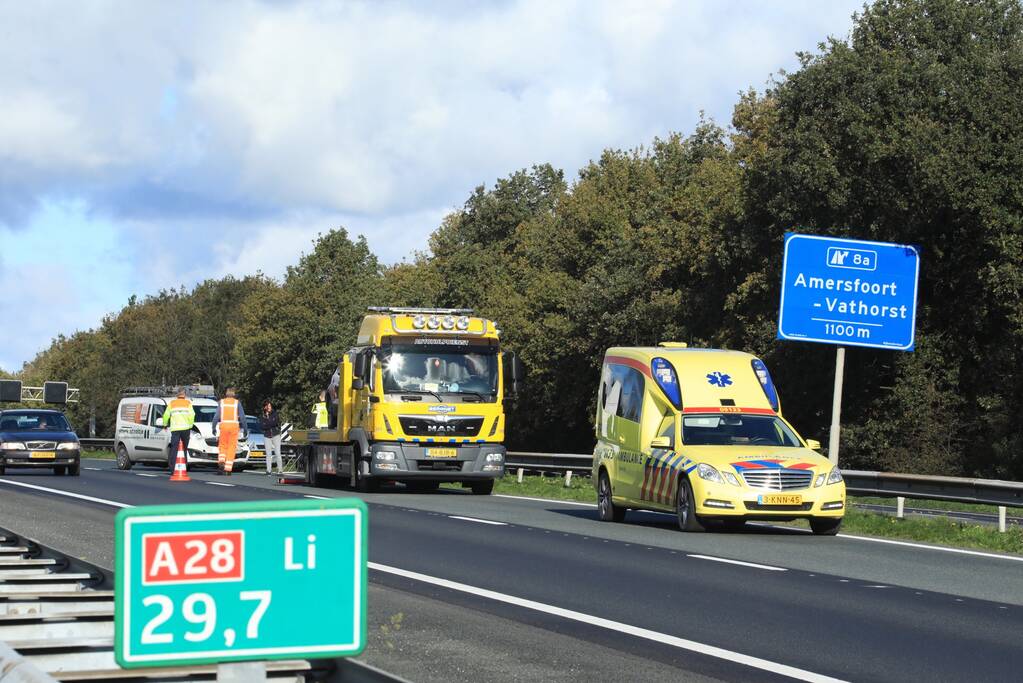 Bestelbus botst op voorganger