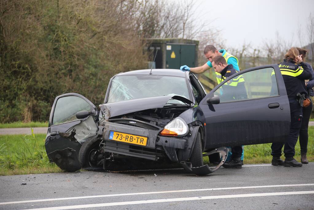 Veel schade na botsing met tractor