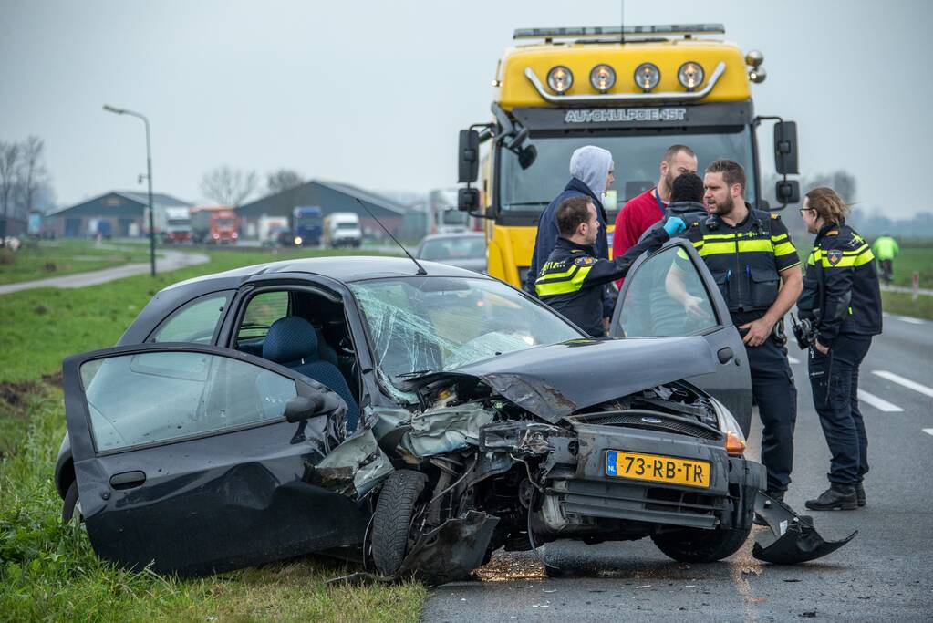 Veel schade na botsing met tractor