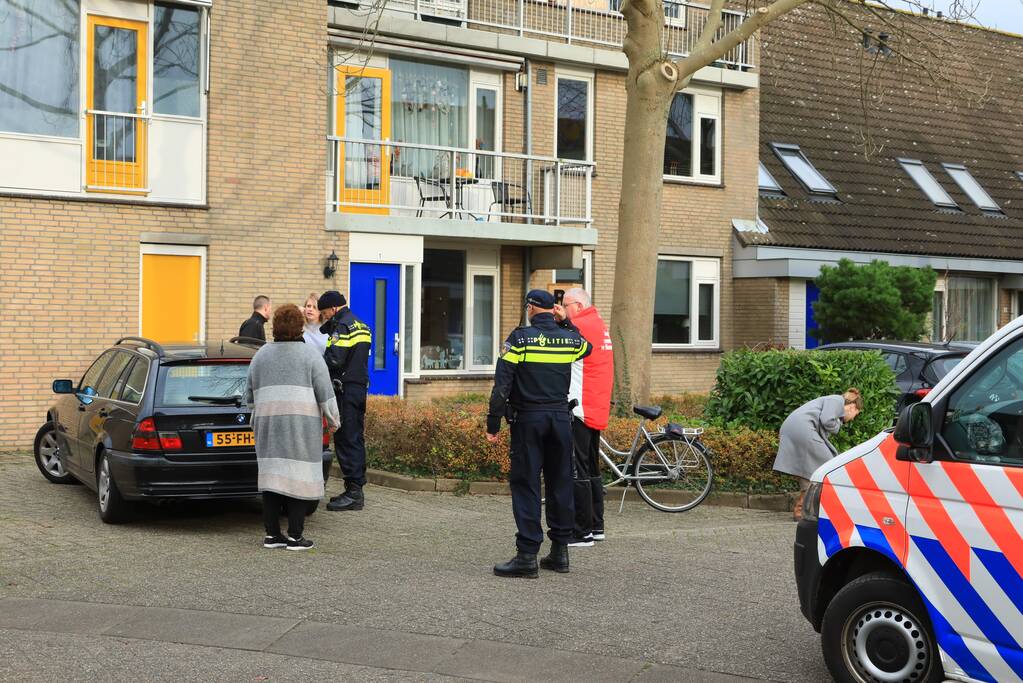 Bewoner en baby onwel bij vreemde lucht