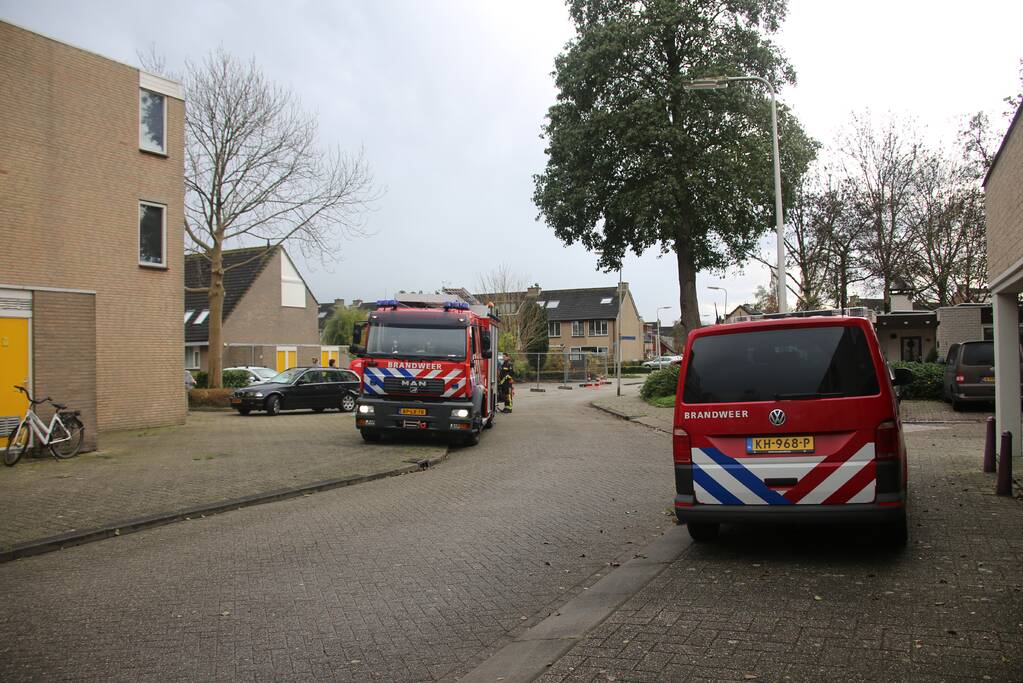Bewoner en baby onwel bij vreemde lucht