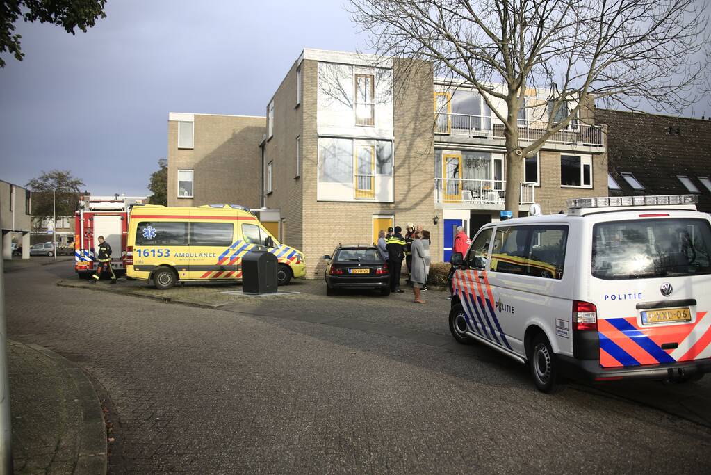 Bewoner en baby onwel bij vreemde lucht