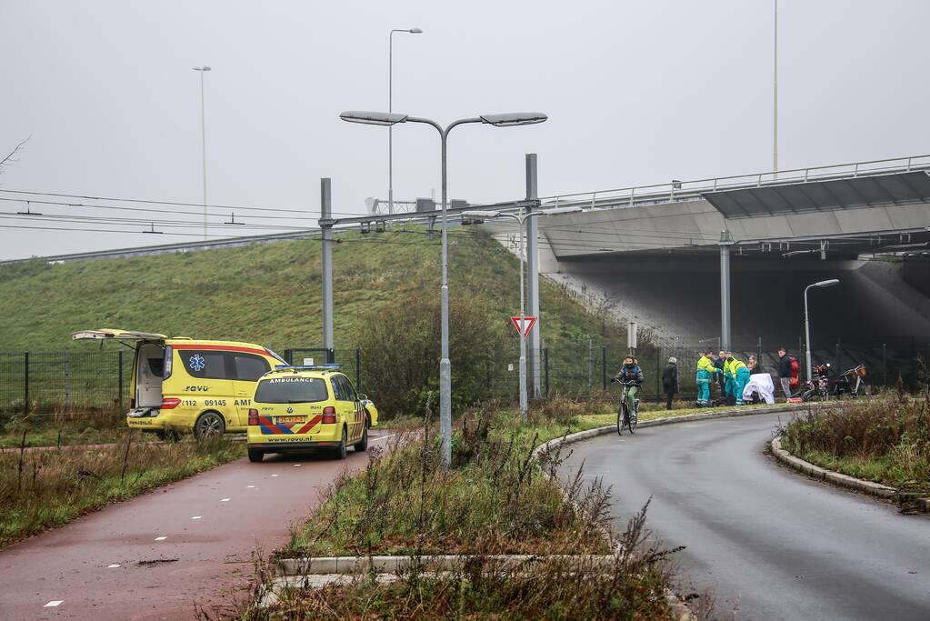 Fietsster ernstig gewond na valpartij