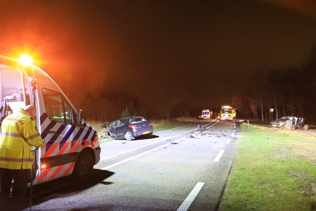 Enorme ravage na frontale aanrijding