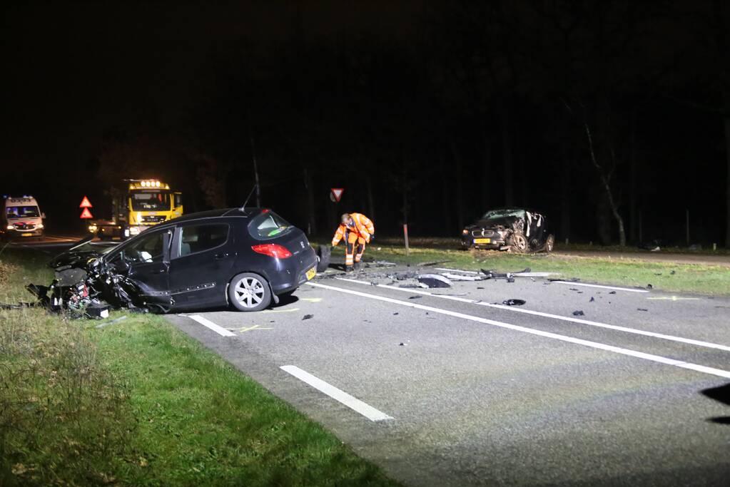 Enorme ravage na frontale aanrijding