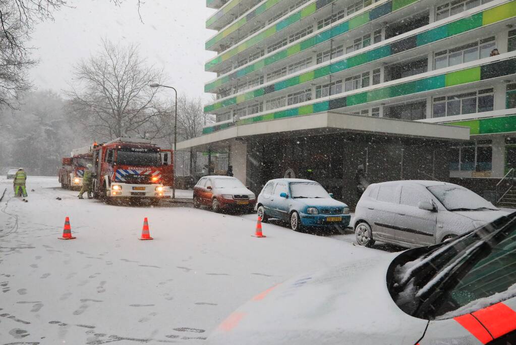 Veel rookontwikkeling bij matrassenbrand
