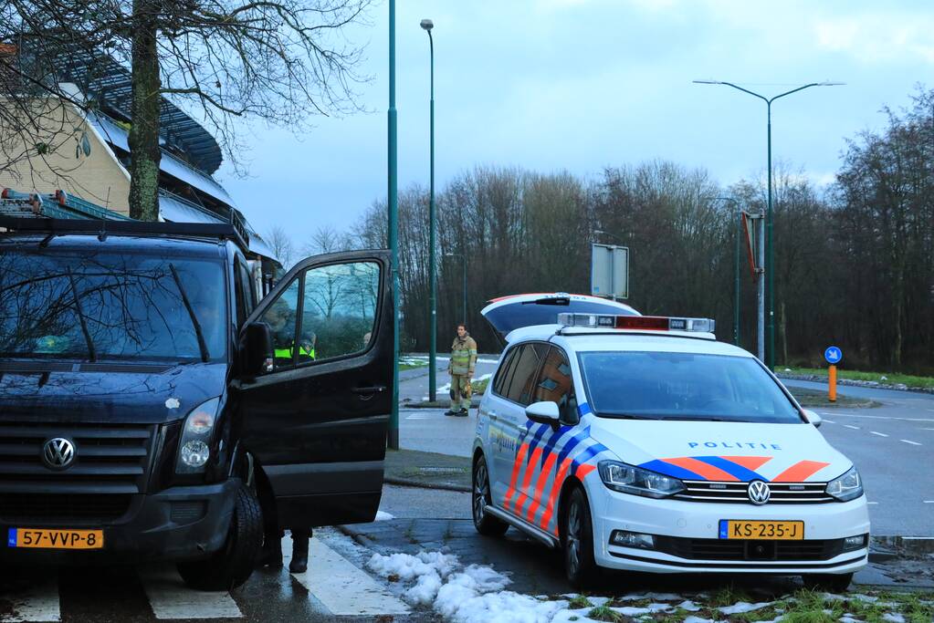 Brommerrijder aangereden door bestelbus