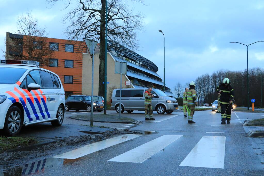 Brommerrijder aangereden door bestelbus