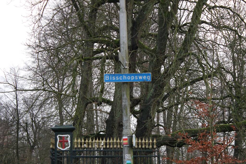 Duikers zoeken naar gedumpte sieraden na inbraak jonge (14) nep Kika-collectanten