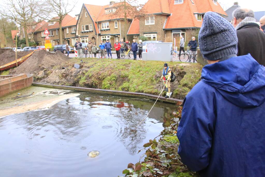 Duikers zoeken naar gedumpte sieraden na inbraak jonge (14) nep Kika-collectanten