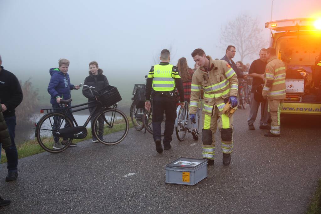 Jongen komt met voet vast te zitten tussen kettingkast en trapper