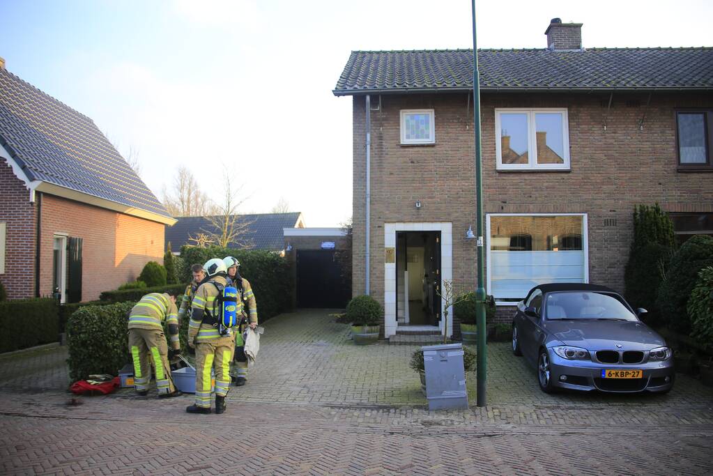 Weg afgesloten door schoorsteenbrand