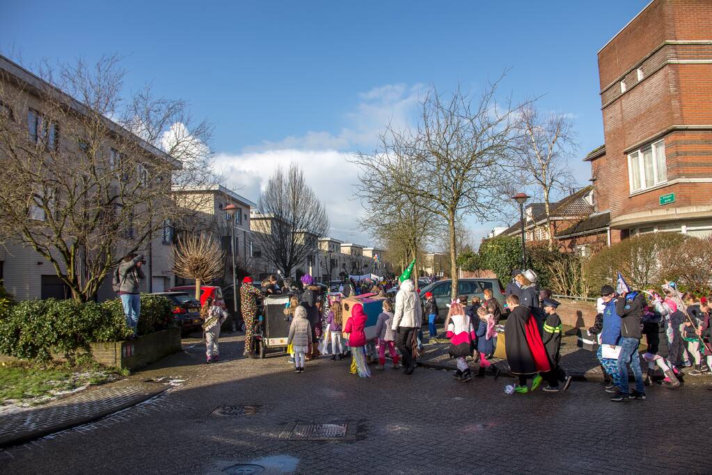 Creatieve en kleurrijke kinderoptocht