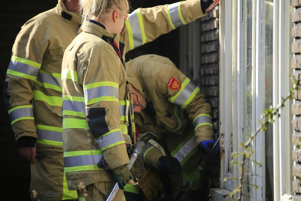 Woonkamer leegstaande woning blank