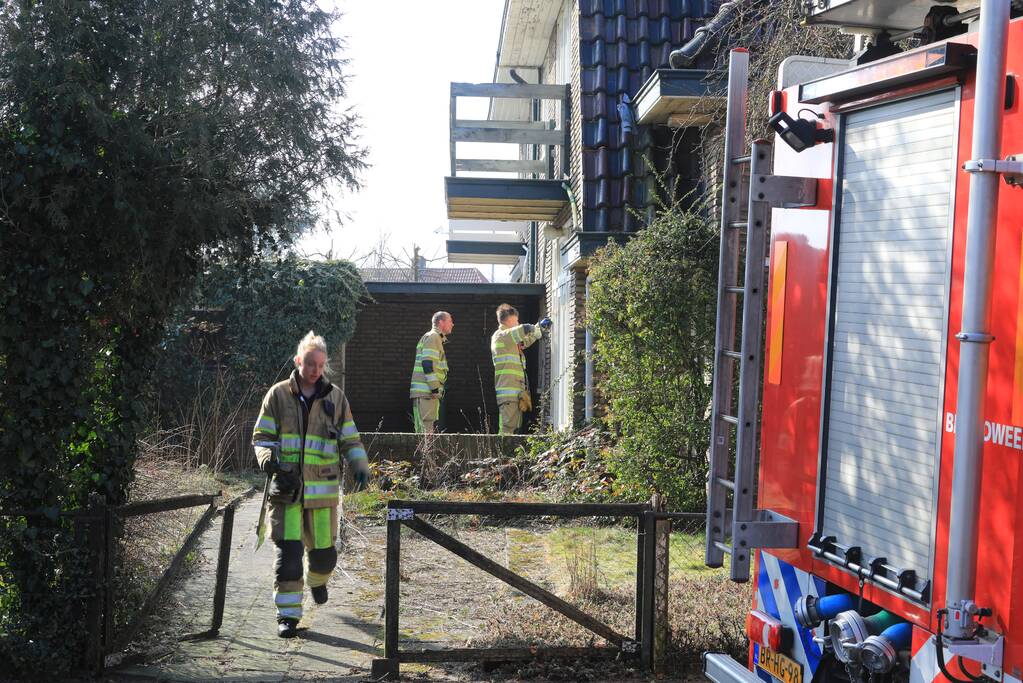 Woonkamer leegstaande woning blank