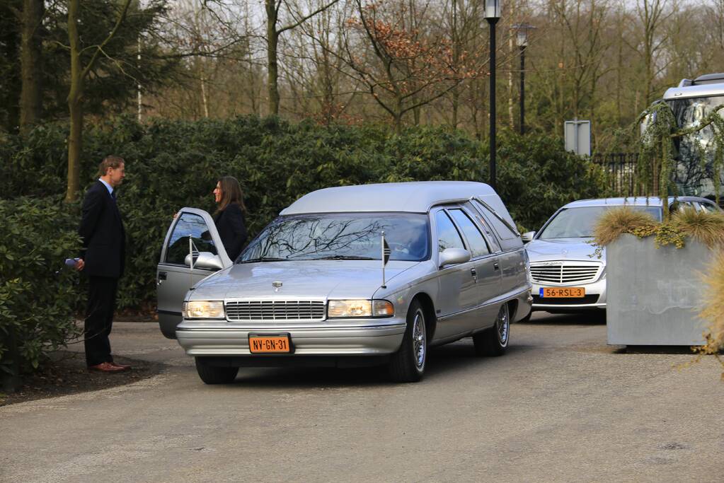 Mies Bouwman in besloten kring gecremeerd