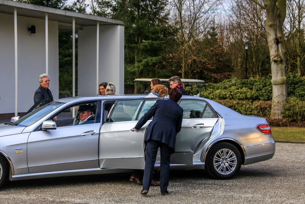 Mies Bouwman in besloten kring gecremeerd