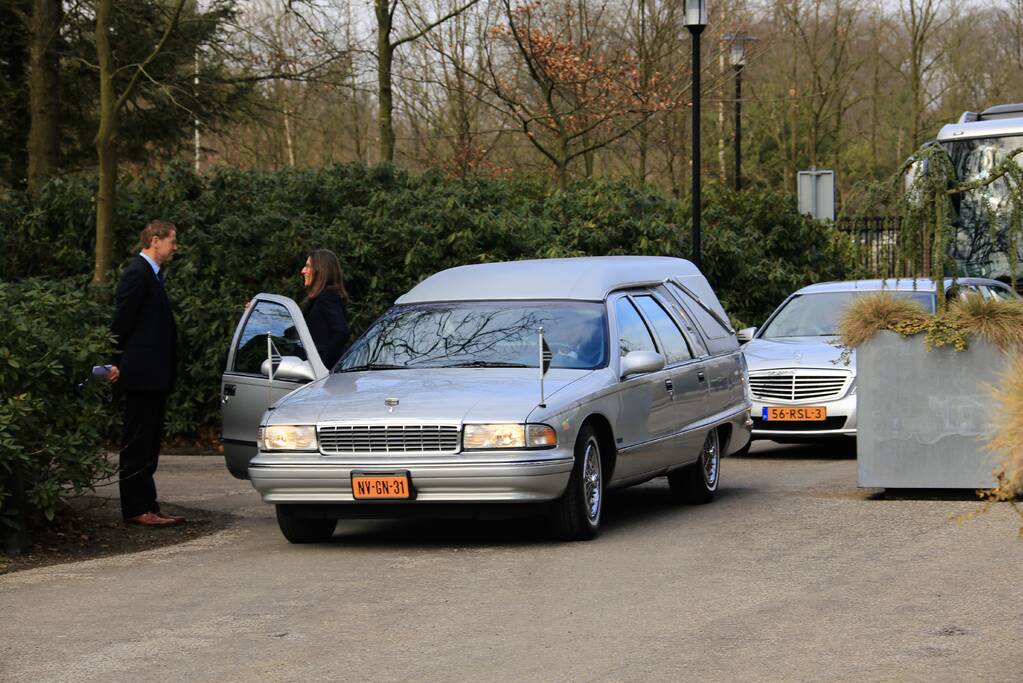 Mies Bouwman in besloten kring gecremeerd