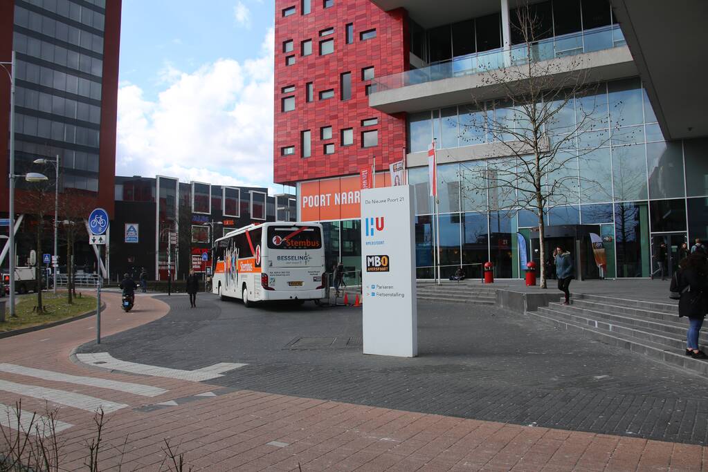 Q-Music DJ motiveert HU-studenten te stemmen