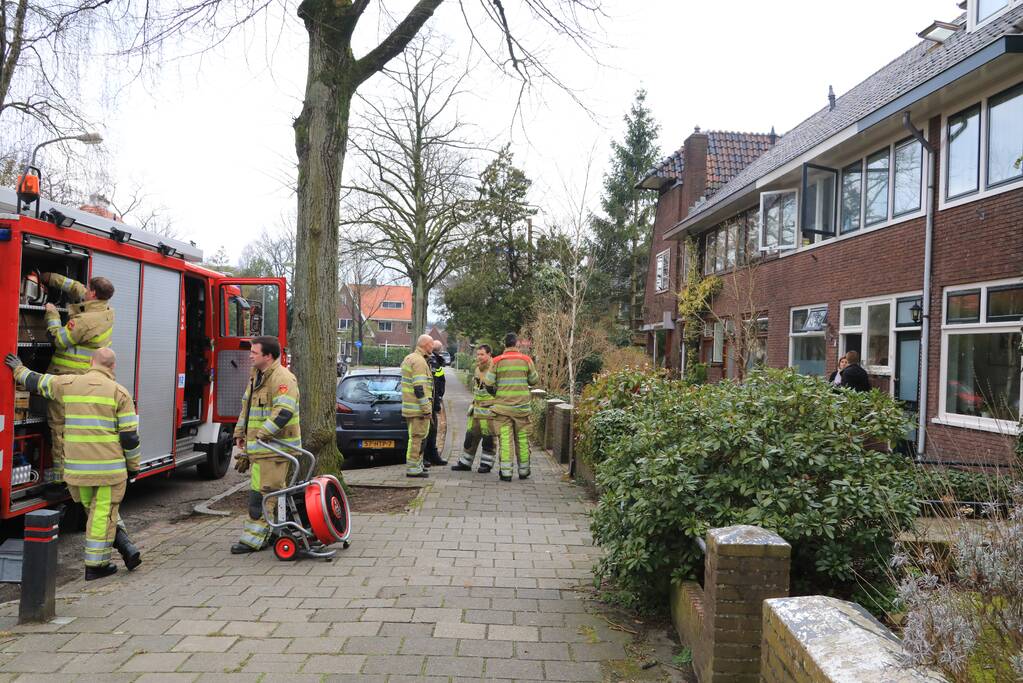 Brandweer ventileert woning na verbrande maaltijd in oven