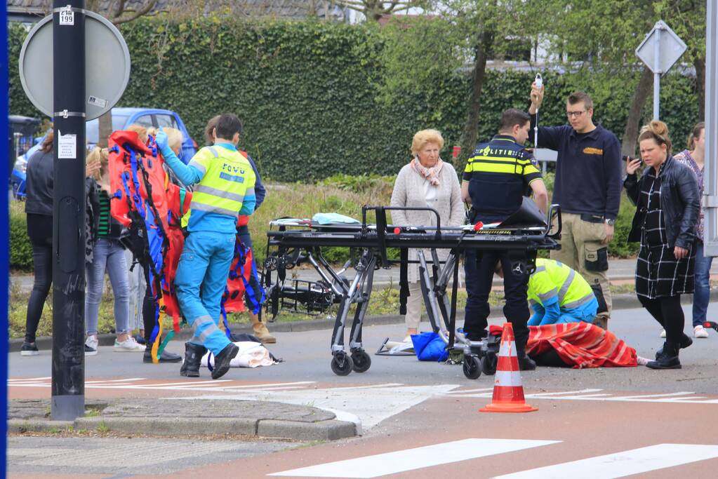 Fietsster ernstig gewond na aanrijding