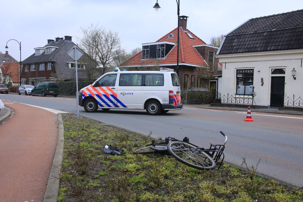 Fietsster ernstig gewond na aanrijding