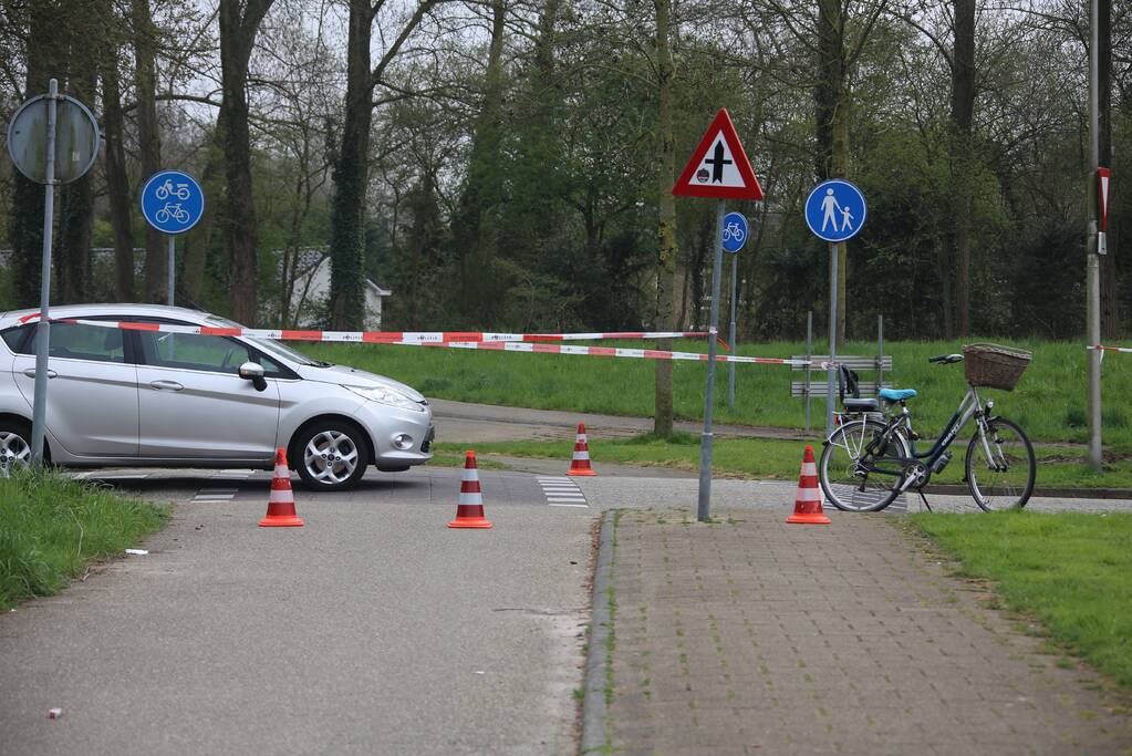 Fietsster aangereden door auto