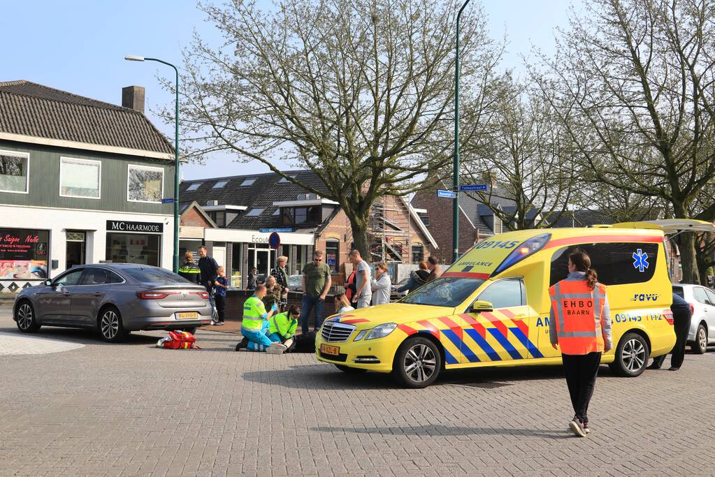 Scooterrijder gewond na botsing met auto