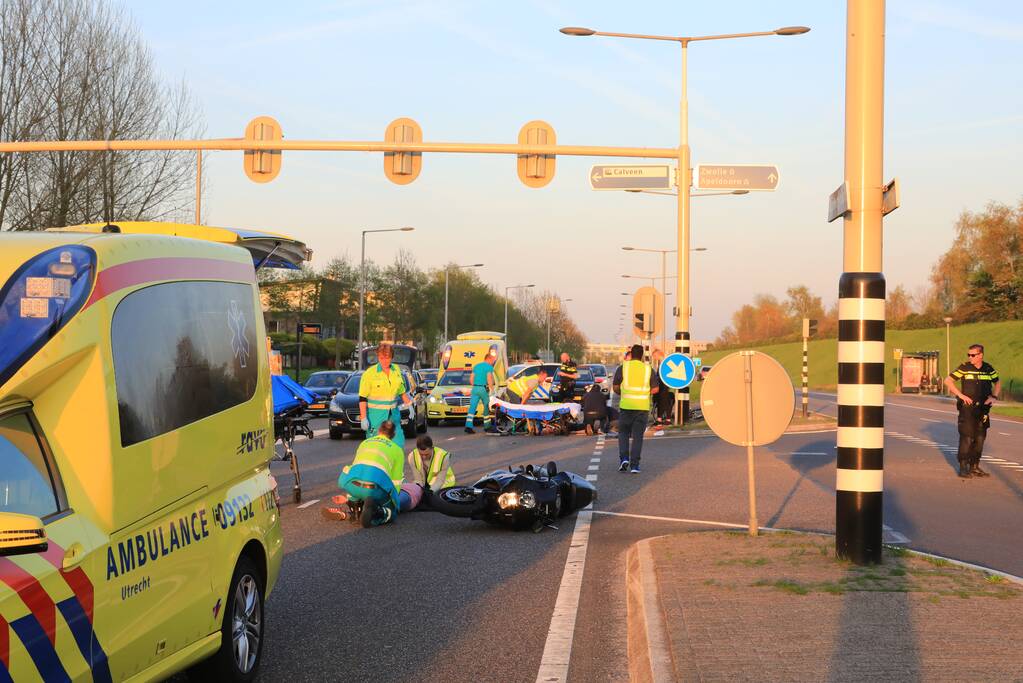 Overstekende fietsster aangereden door motor