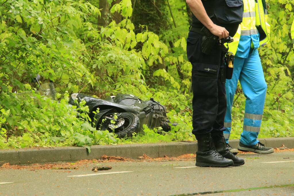 Voetganger ernstig gewond na botsing met scooter