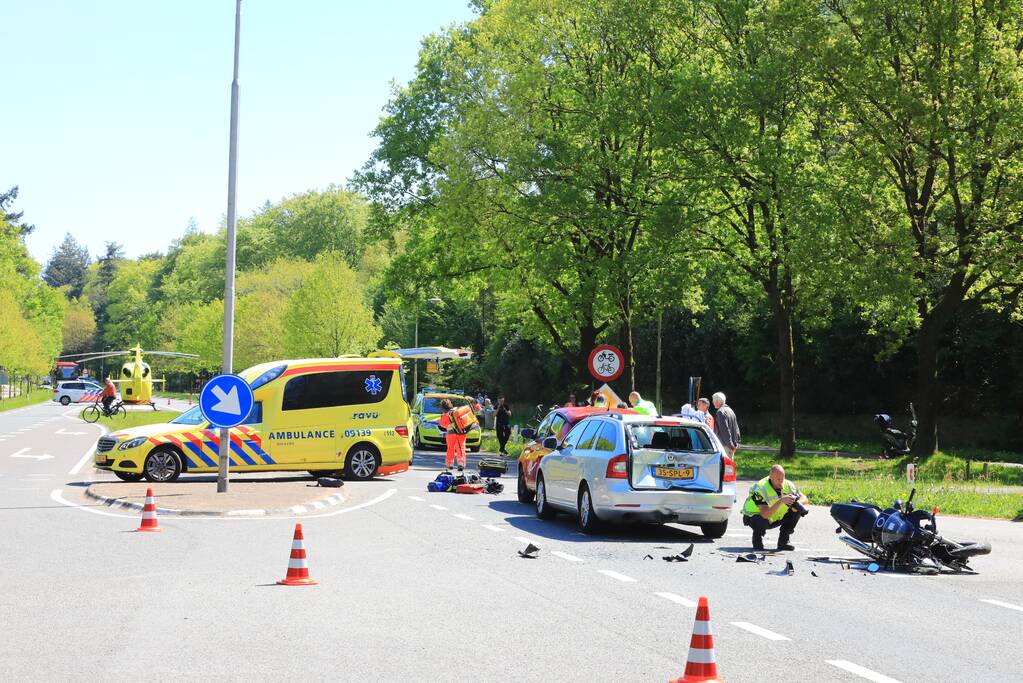 Motorrijder zwaar gewond bij kop-staartbotsing