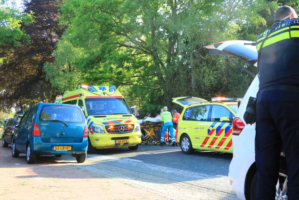 Overstekende fietser zwaargewond na aanrijding