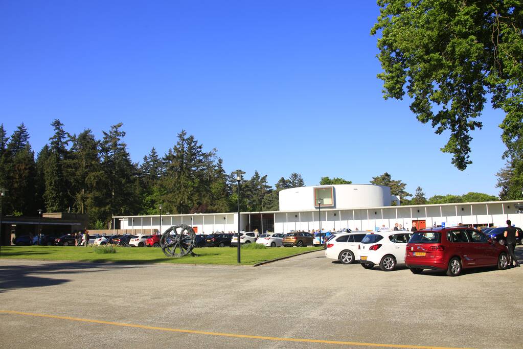 Erehaag bij uitvaart rijinstructeur Henk Reinink