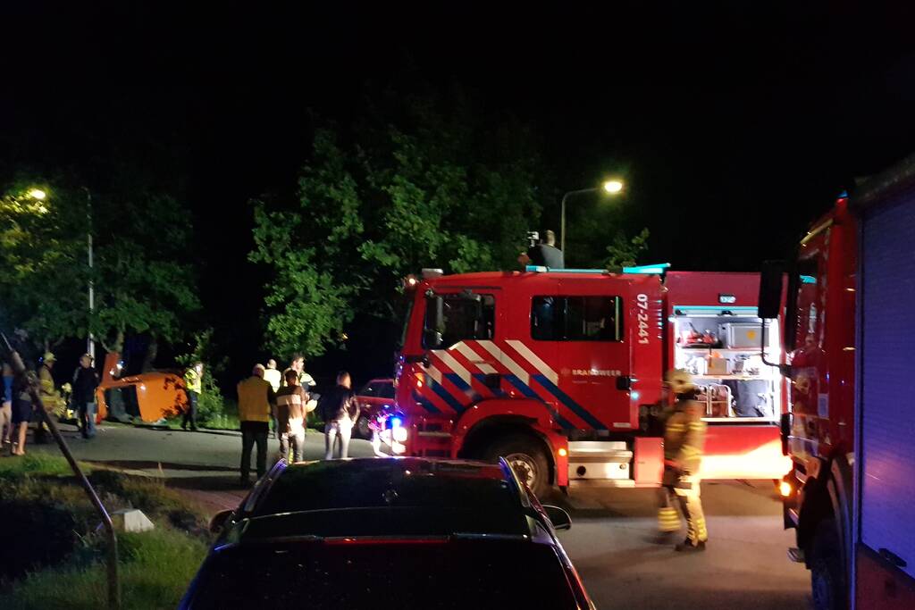 Gewonde bij aanrijding tussen bestelwagen en auto