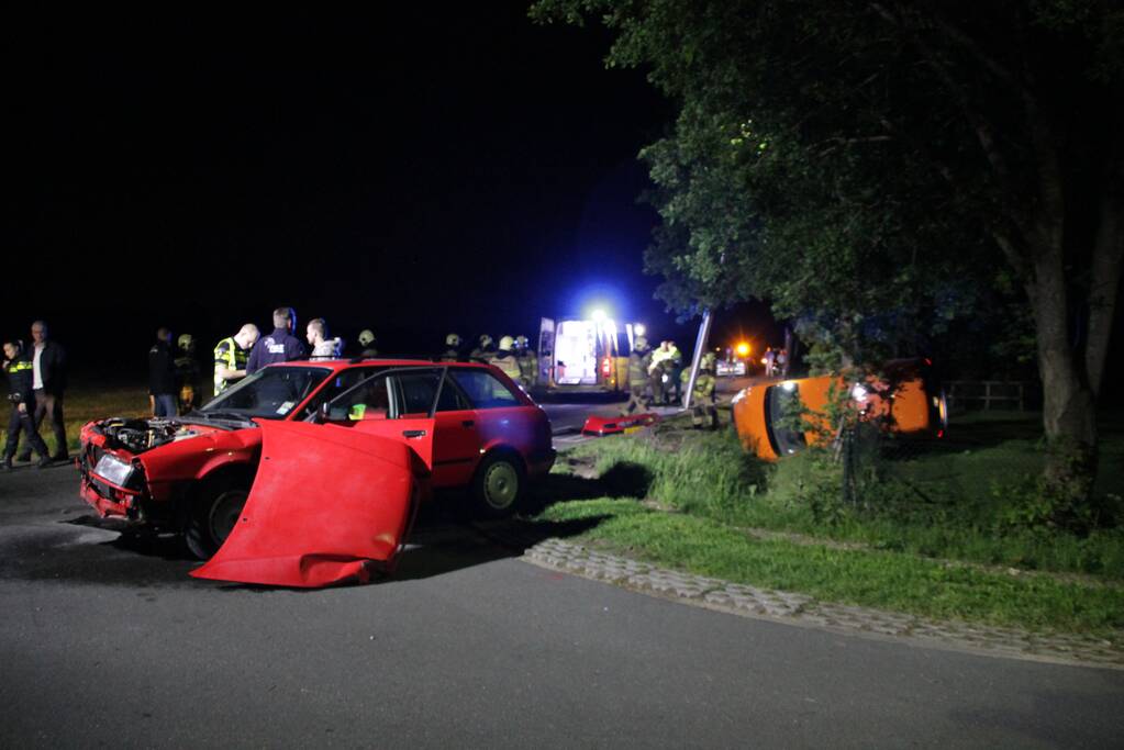 Gewonde bij aanrijding tussen bestelwagen en auto