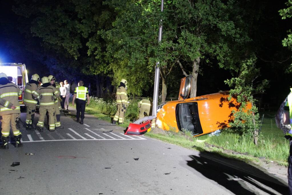 Gewonde bij aanrijding tussen bestelwagen en auto