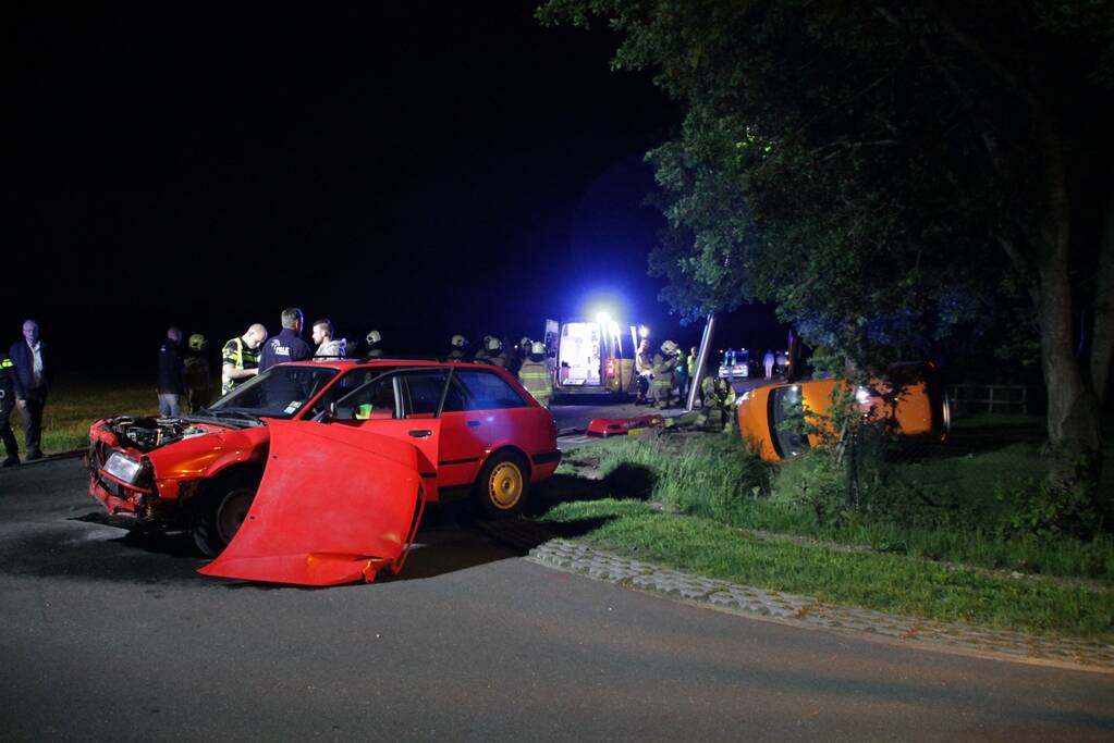 Gewonde bij aanrijding tussen bestelwagen en auto