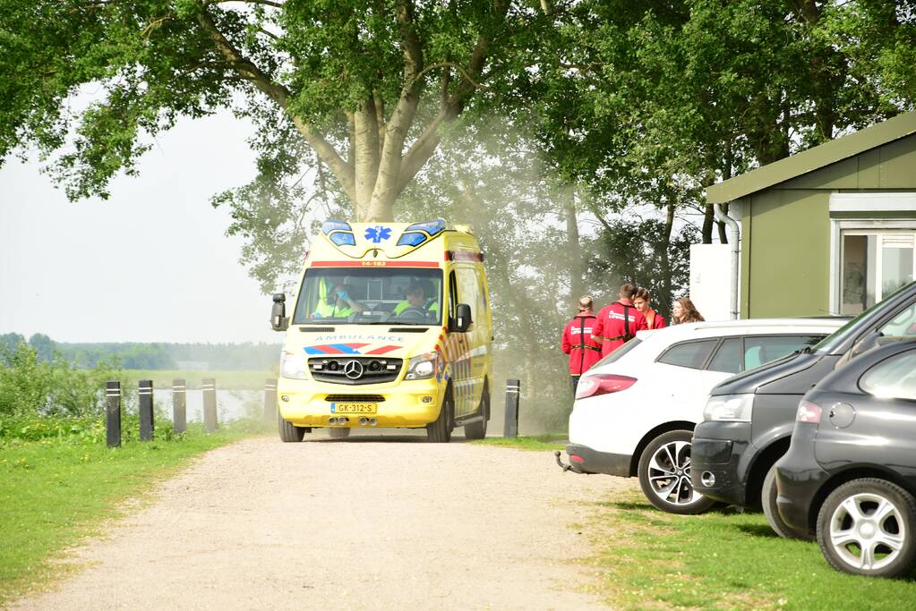 Reddingsboten massaal onderweg naar onwelle vrouw op jacht