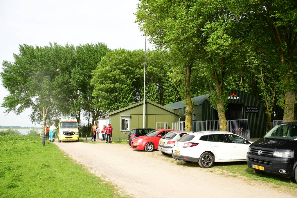 Reddingsboten massaal onderweg naar onwelle vrouw op jacht