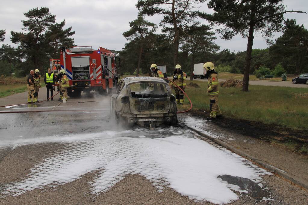 Auto verwoest door brand