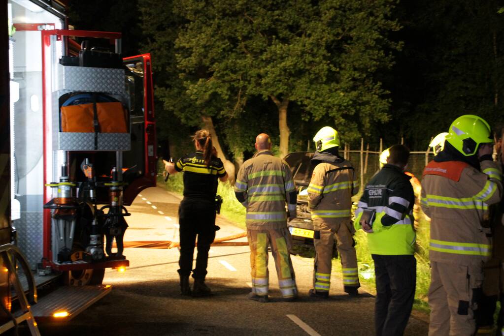 Auto belandt in sloot, automobilist spoorloos